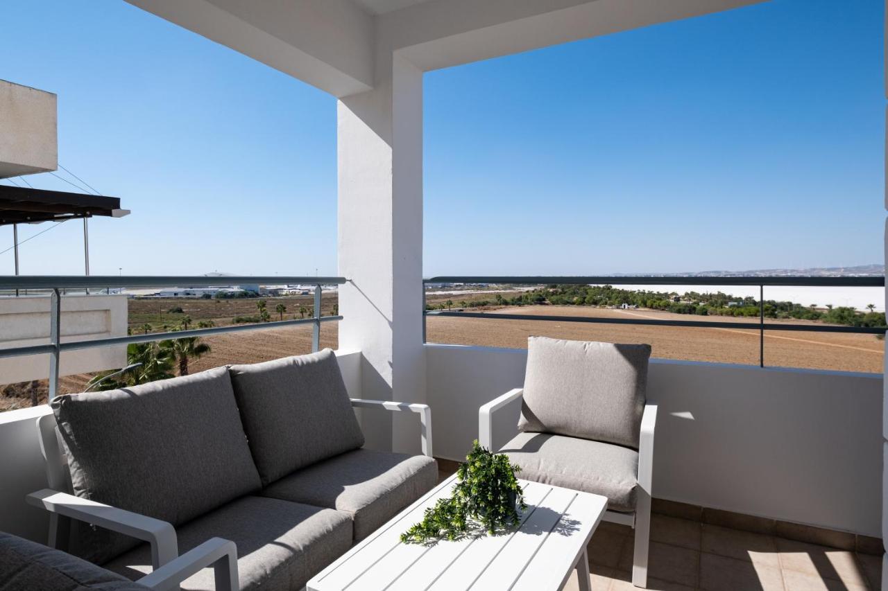 The Saline Views Makenzy Apartment Larnaca Bagian luar foto