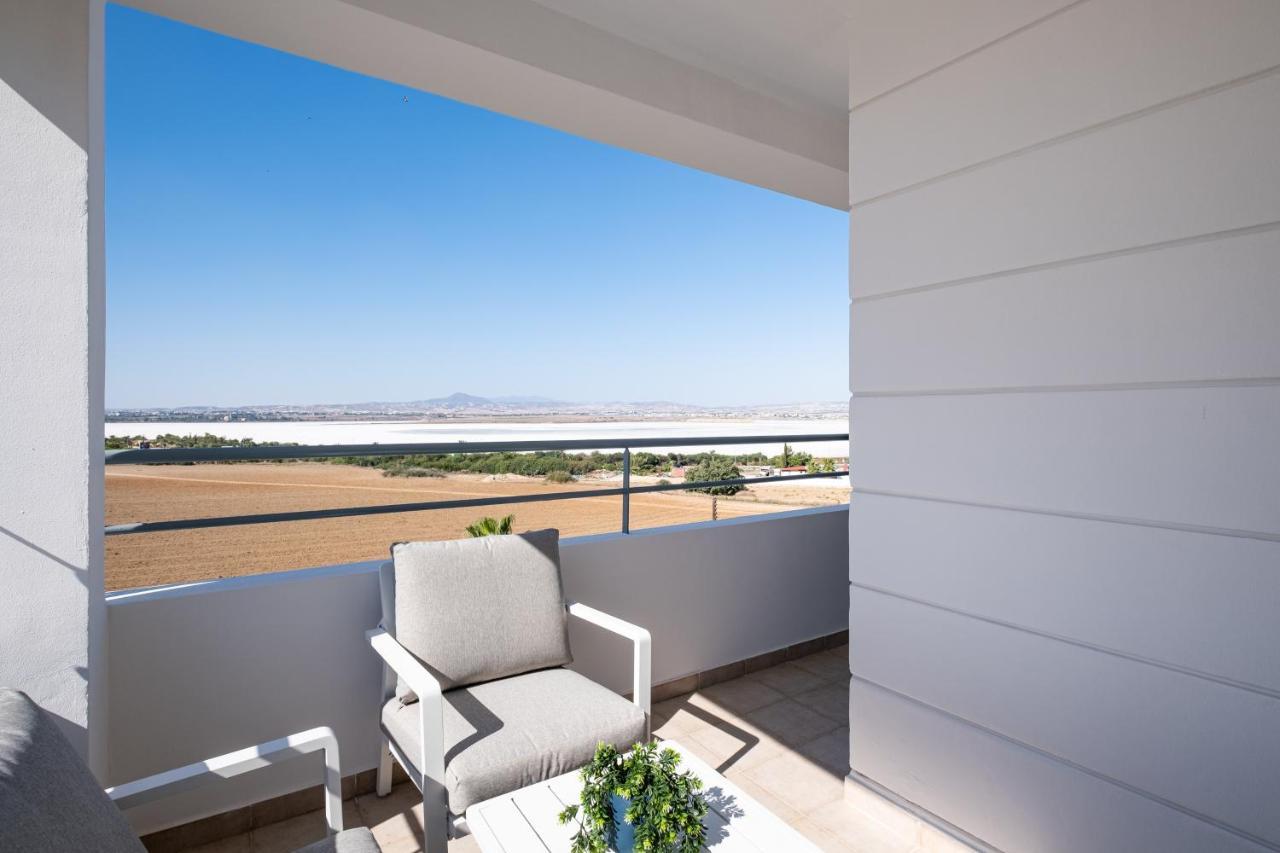The Saline Views Makenzy Apartment Larnaca Bagian luar foto
